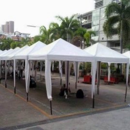 ให้เช่าเต็นท์ขนาด 3×3 เมตร ทรงปิรามิด เต้นท์สีขาวสะอาด